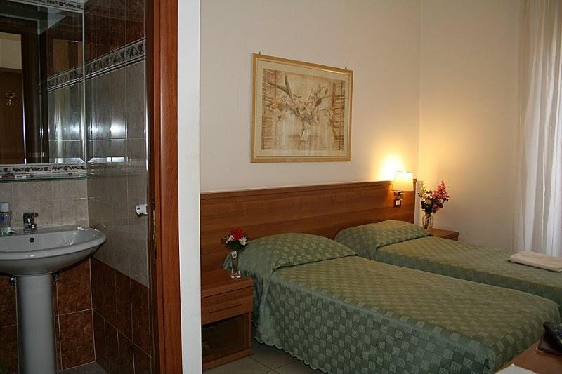 Emanuela Guest House Rome Exterior photo